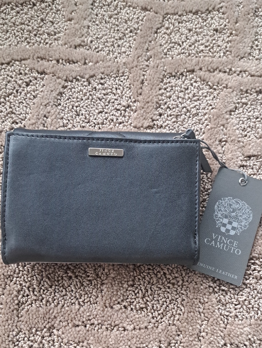Vince Camuto Doty Black Leather Zip Wallet